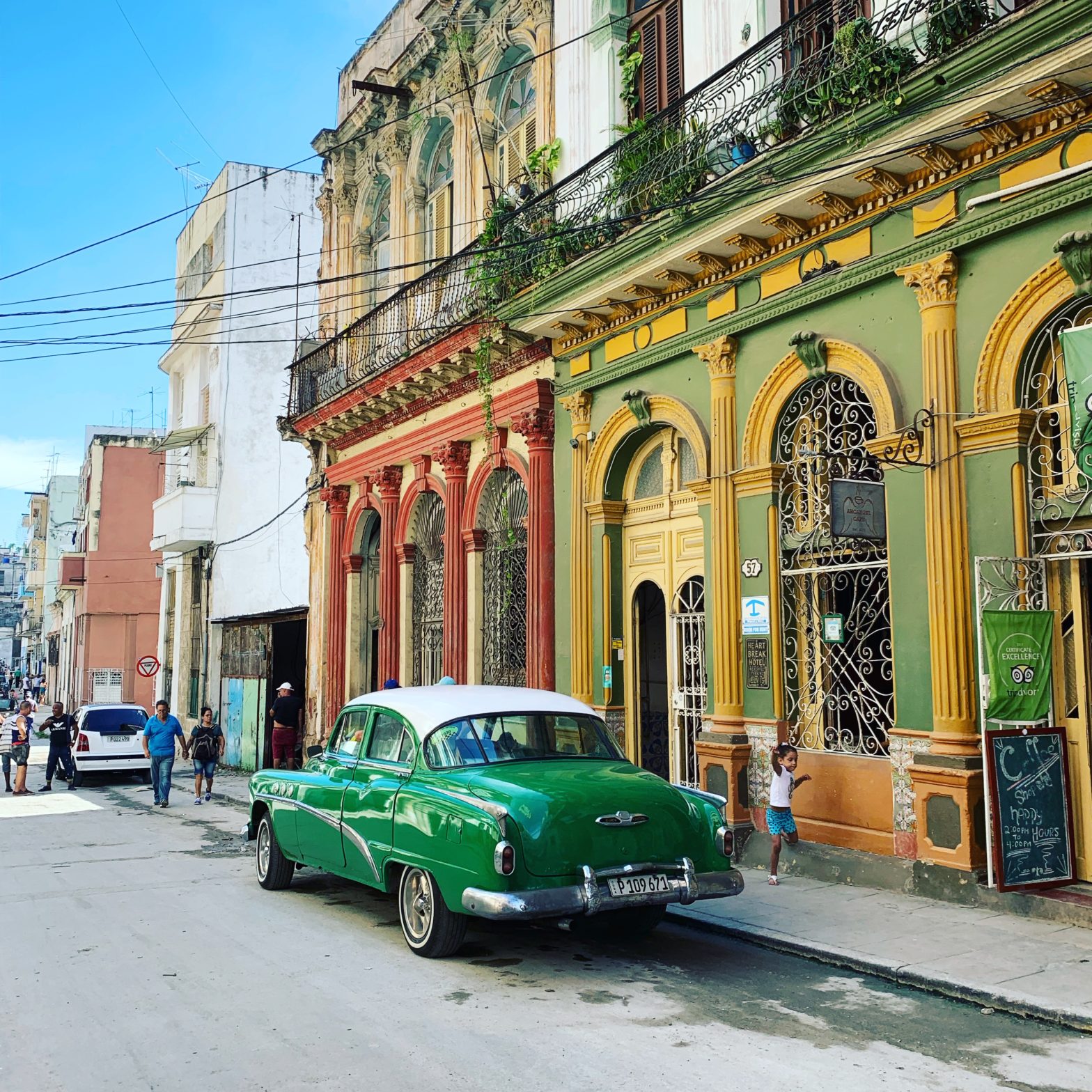 Cuba…on the road!